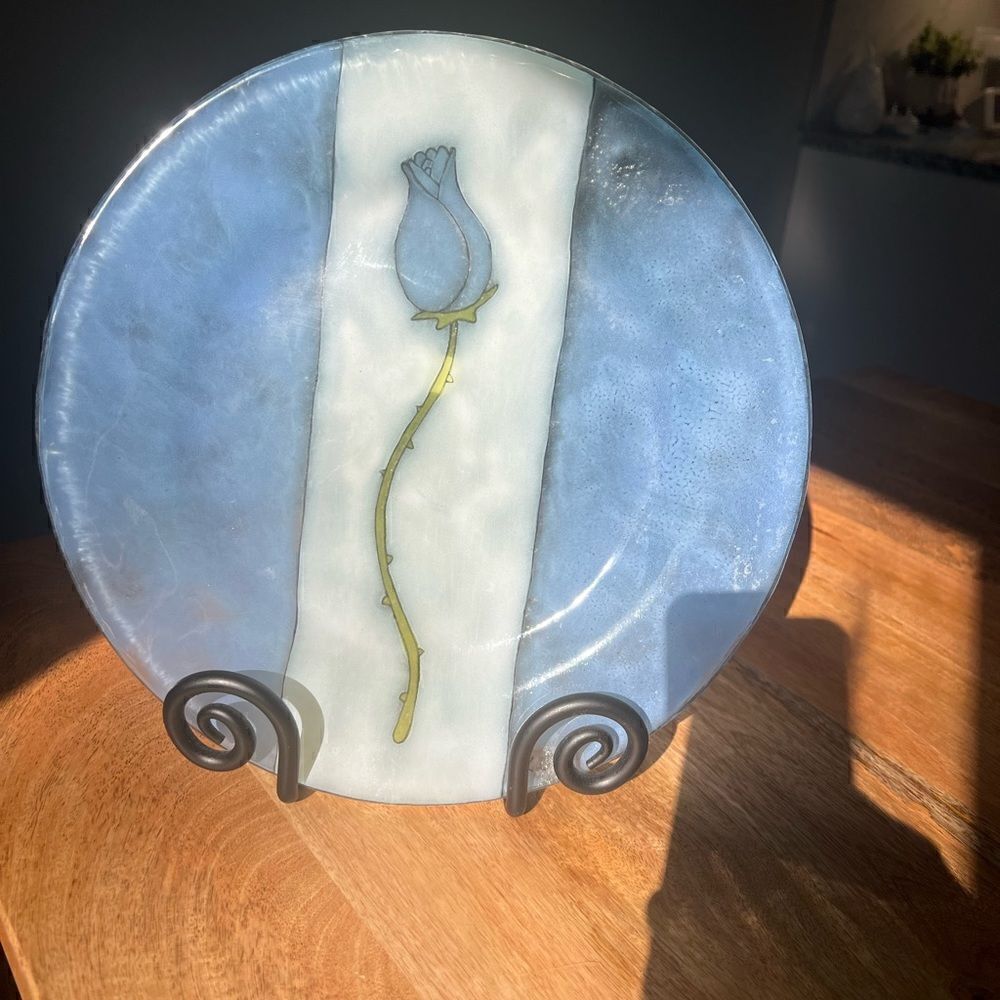 Beautiful decorative glass hand painted in Mexico plate.